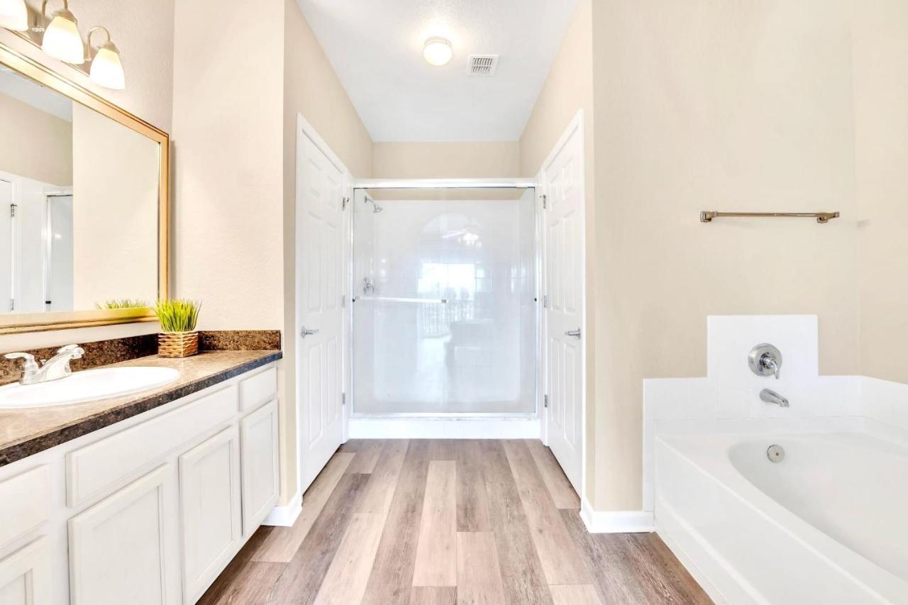 أورلاندو 2Br Condo - W Hot Tub & Pool - Near Disney المظهر الخارجي الصورة
